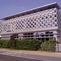 lattoneriamoderna.eu- Capannone Industriale con Palazzina Uffici